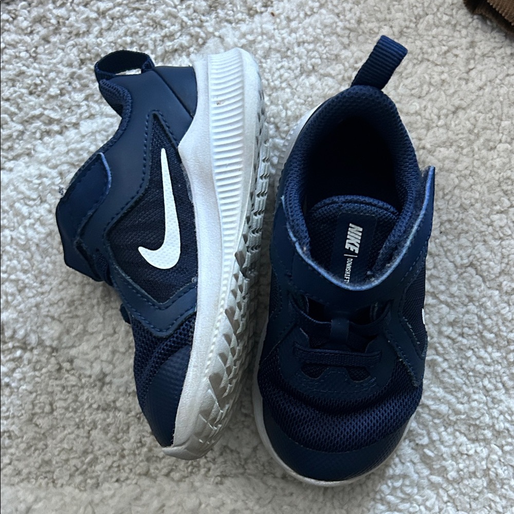 Nike Kids Dark Blue and White Sneakers